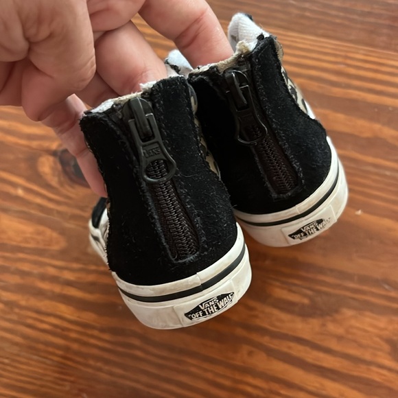 Vans black and animal print shoes toddler 7 - Picture 2 of 3